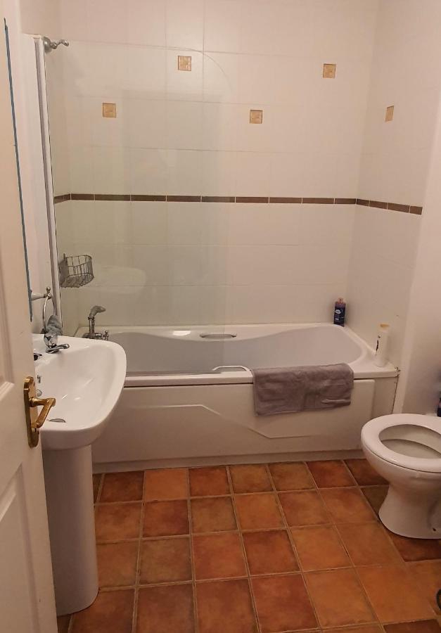 Galway City Lovely 2 Bed Apartment Ngoại thất bức ảnh